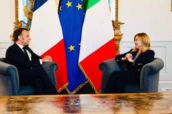 Meloni-Macron, incontro di 4 ore: “Italia e Francia insieme per Europa più sovrana, forte e prospera”