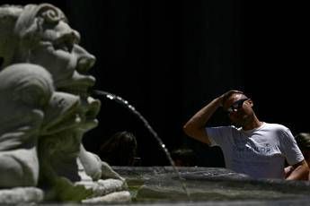 Ondata di caldo estremo in Italia, oggi 18 città bollino rosso: domenica sanno 21