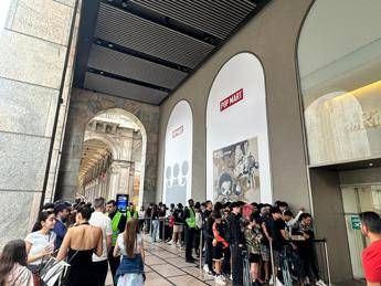 Quattro ore per un Labubu, cronaca pop di una fila surreale alla Rinascente