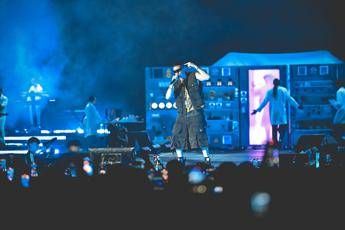 Rap, anima e Guè: Marracash torna ‘King’ in un San Siro sold out