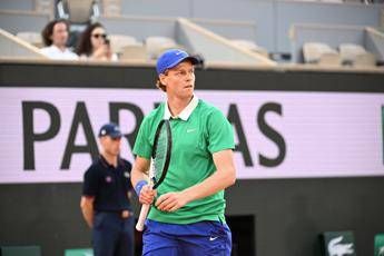 Roland Garros, Sinner vola in semifinale: “Djokovic-Zverev? La guarderò… poco”