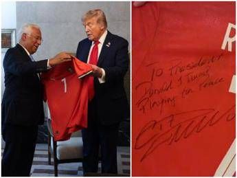Ronaldo regala una maglia a Trump, con una dedica per la pace