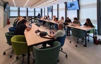 Sanità, accordo Aran-sindacati sul rinnovo del contratto: aumenti fino a 172 euro al mese