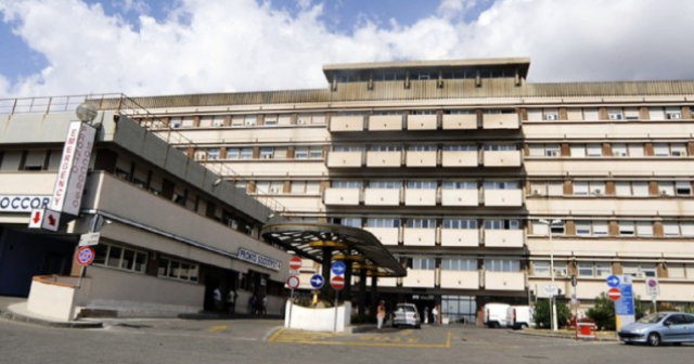 Madre e figlia precipitate dal balcone a Messina, morta la bimba