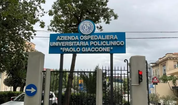 Crolla il contro soffitto al reparto di ginecologia del Policlinico di Palermo
