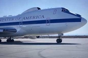 Stati Uniti, il ‘segnale’: l’aereo ‘dell’apocalisse’ di Trump si muove
