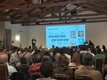 Tumori, esperti: “Dolore invalidante per 1 paziente su 2 in ogni fase della malattia”