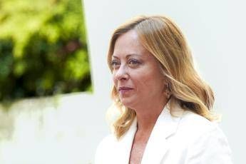 Ucraina, Meloni: “Spiragli di pace, accordo ancora complicato ma possibile”