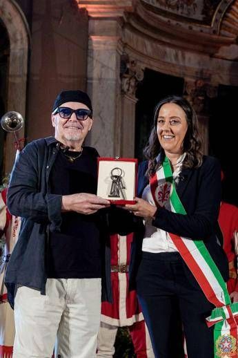 Vasco Rossi, ‘State tranquilli ragazzi, ce la farete tutti’