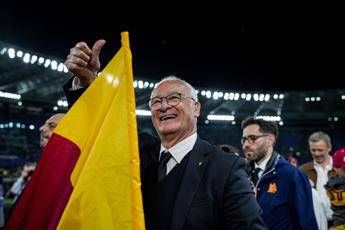 Venditti, sorpresa durante il concerto. Ranieri sale sul palco: “Grazie Roma” – Il video