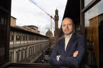 Via la gru degli Uffizi, parte il conto alla rovescia