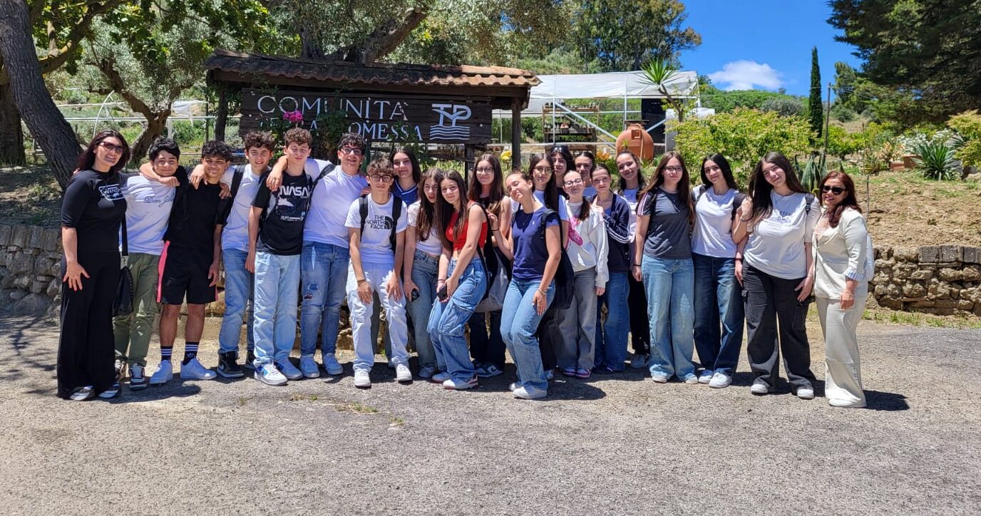 Caltanissetta. Gli alunni del Liceo “A. Volta” incontrano gli ospiti di “Villa Ascione”