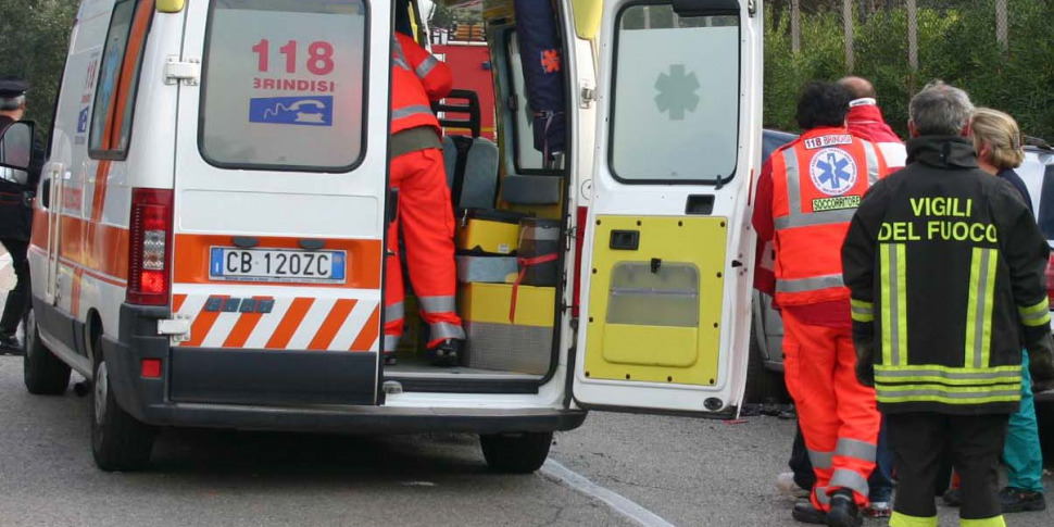 Caltanissetta, grave incidente sul lavoro: operaio cade da un ponteggio e viene operato d’urgenza