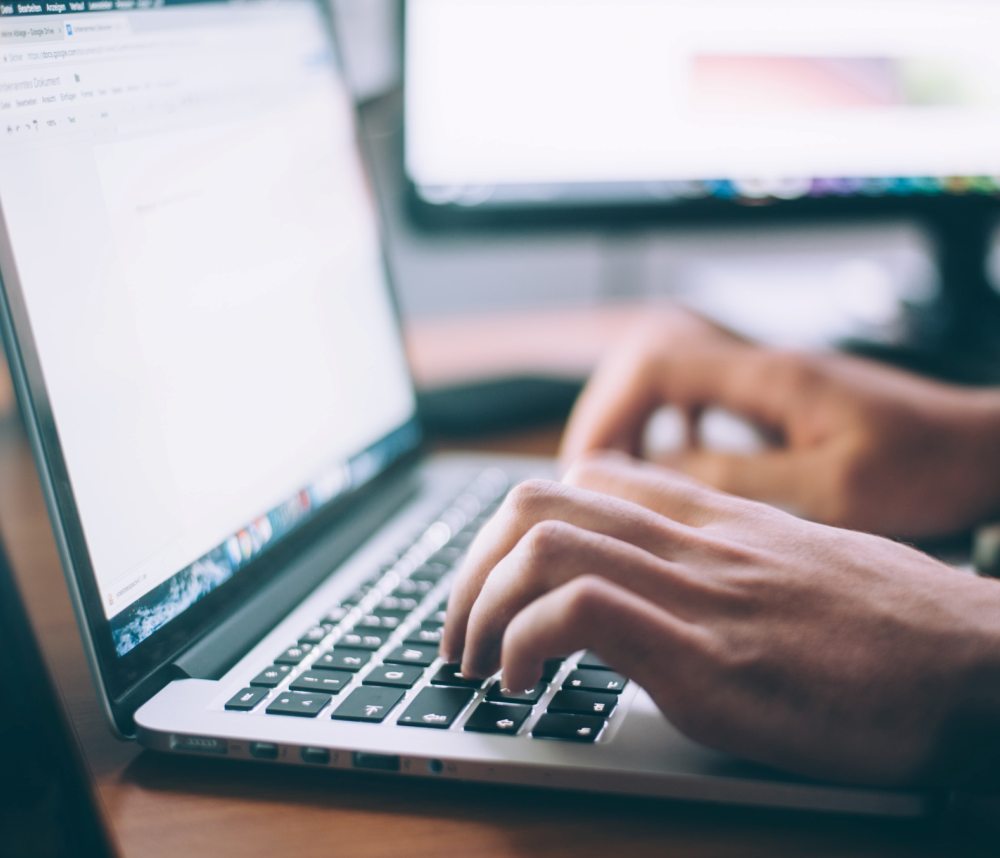 La diffusione di comunicati stampa aziendali in Italia non conosce crisi, l’analisi di Optimamente