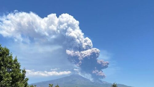 La cenere vulcanica dell’Etna può diventare inchiostro per stampante: lo studio presentato a un congresso a Padova