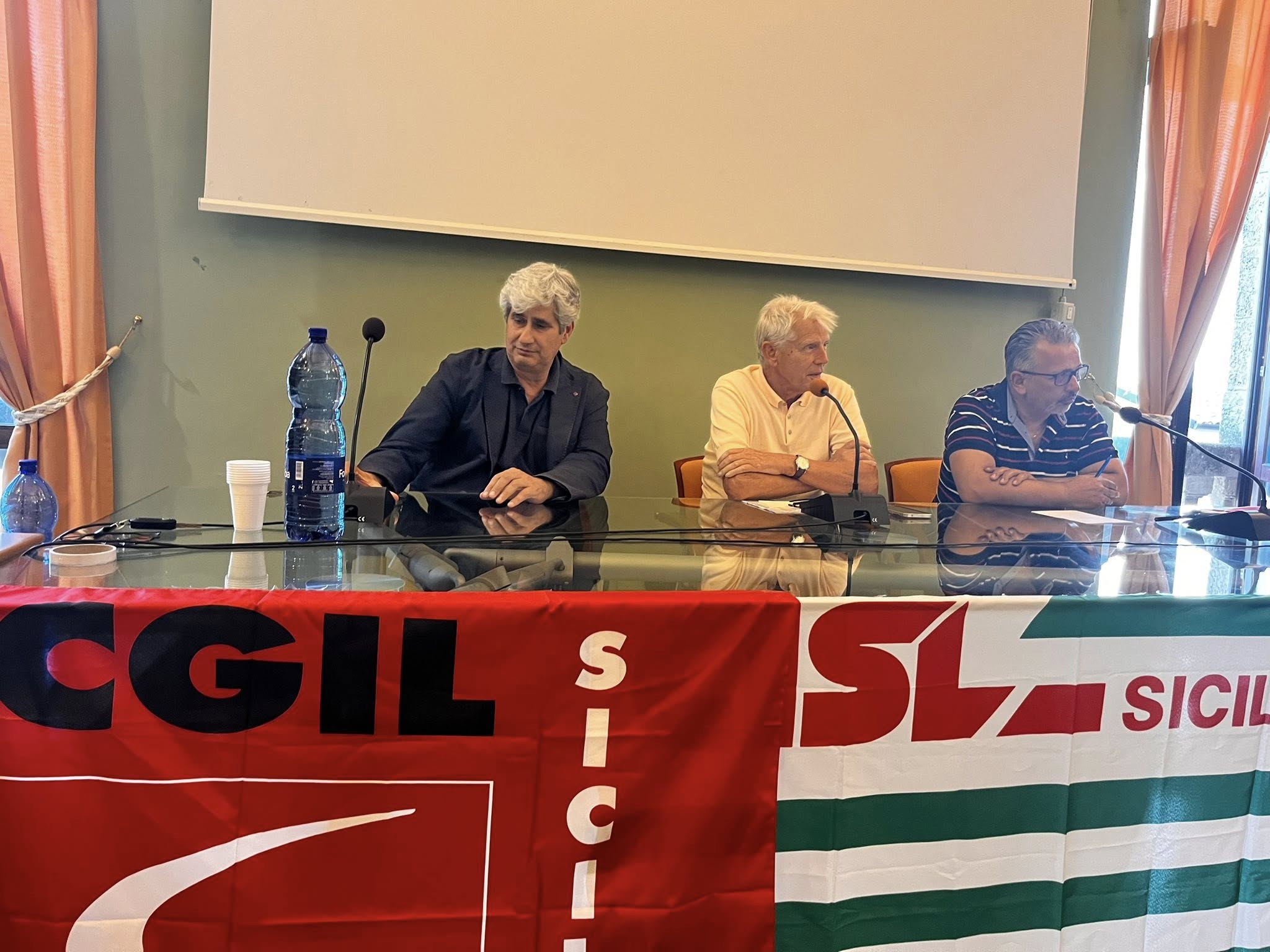 Mussomeli, vertenza dei forestali e incontro a Palazzo Sgadari presenti alcuni sindaci del Vallone