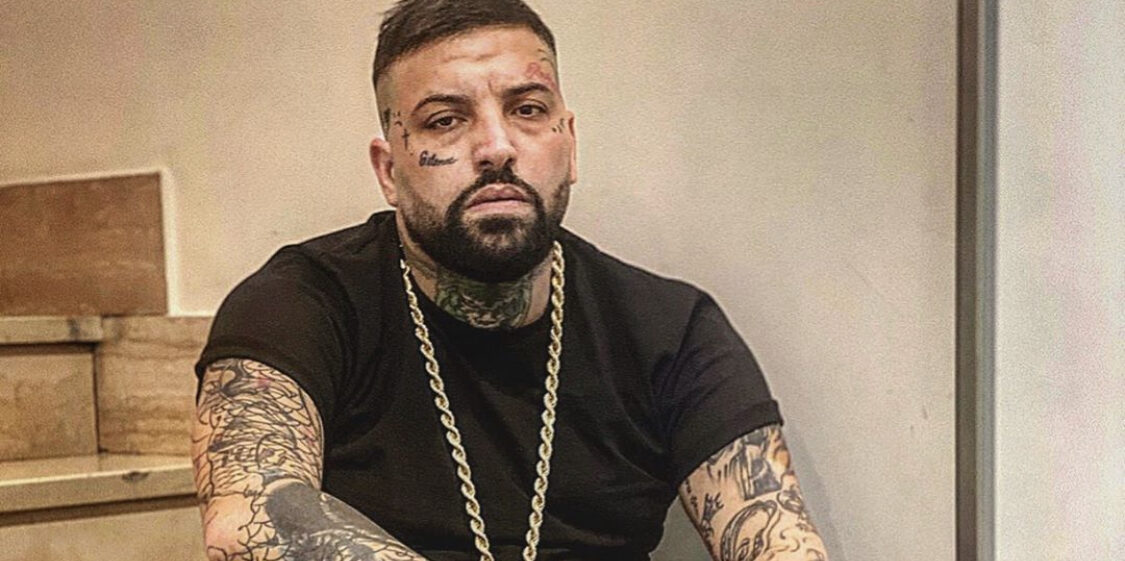 Videochat al concerto dalla cella, il trapper Niko Pandetta trasferito a Cagliari: il legale chiede la revoca per il regime di alta sorveglianza