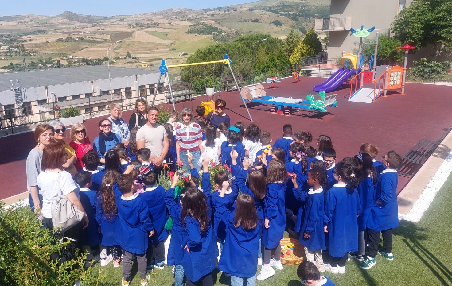I bimbi della scuola “Don Bosco” di Gangi adottano il parco giochi di via Umbria