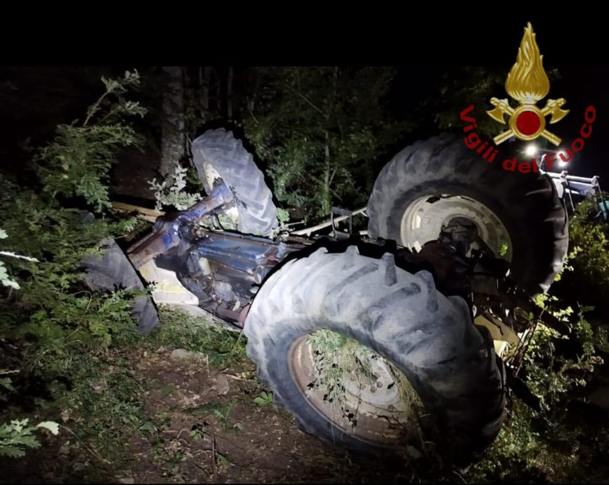 Incidente agricolo: trattore si ribalta e travolge mortalmente 91enne che stava ripulendo terreno