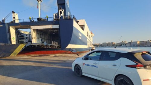 Trapani, bimbo nasce a bordo del traghetto “Catania”: mamma e figlio stanno bene