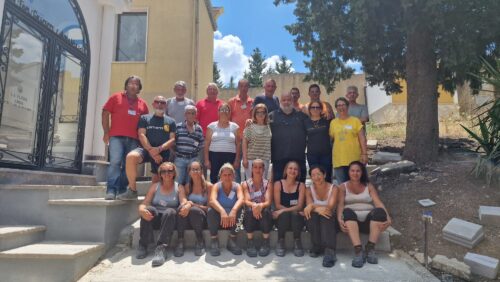 Marianopoli. Proseguono i lavori di manutenzione straordinaria di vialetti e gradini del cimitero comunale