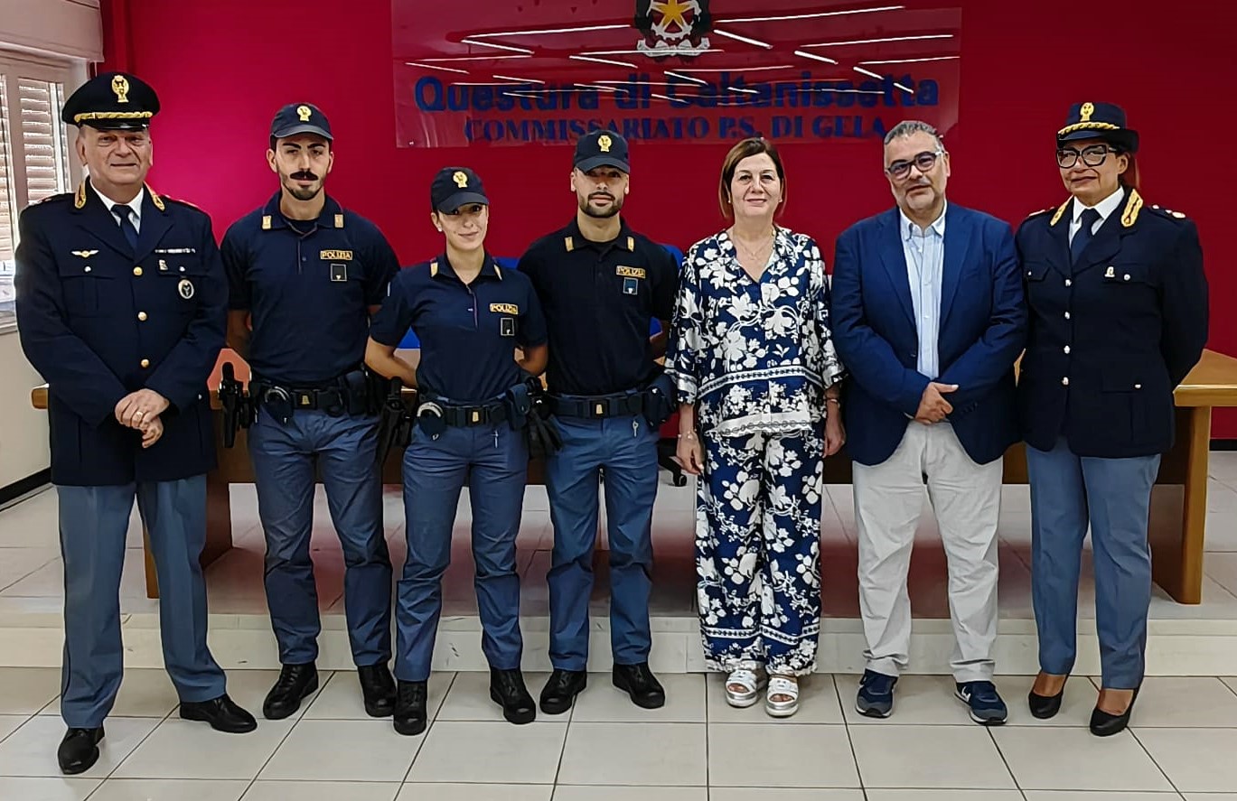 Caltanissetta. Visita del Questore al Commissariato di Gela per conoscere agenti in prova di rinforzo per la stagione estiva