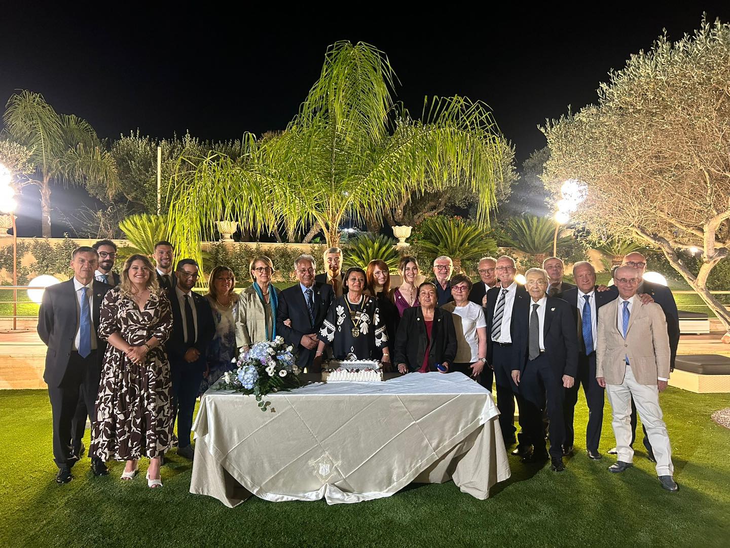 San Cataldo. Al Rotary cerimonia del passaggio della Campana dal presidente uscente Alù alla neo presidente Di Carlo Reas