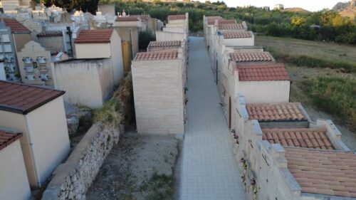 Sutera. Conclusi i lavori di pavimentazione del viale interno al cimitero comunale