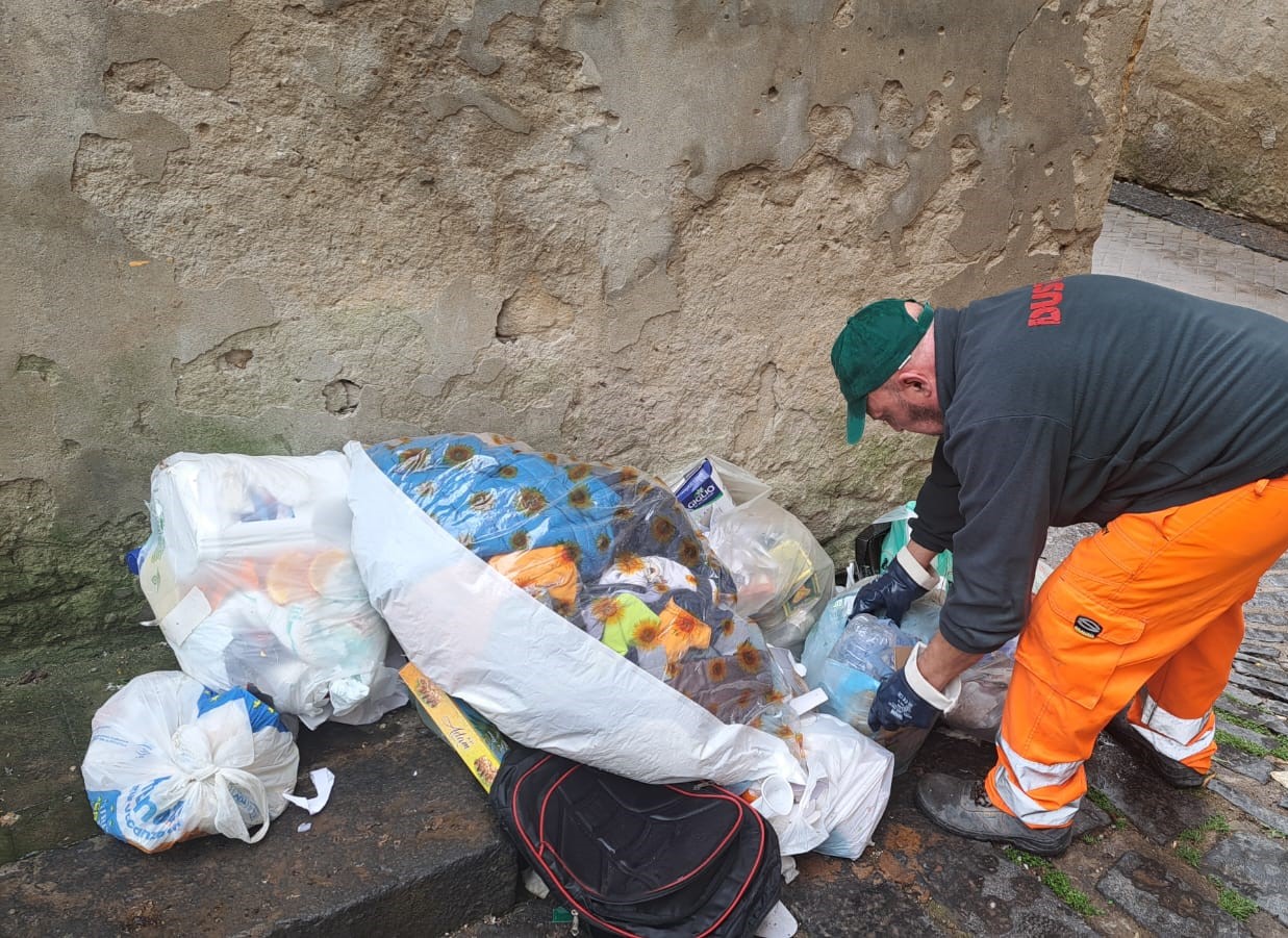 Caltanissetta. Intensificati i controlli con sistema di videosorveglianza contro abbandono rifiuti. L’assessore Aiello: “Tolleranza zero”