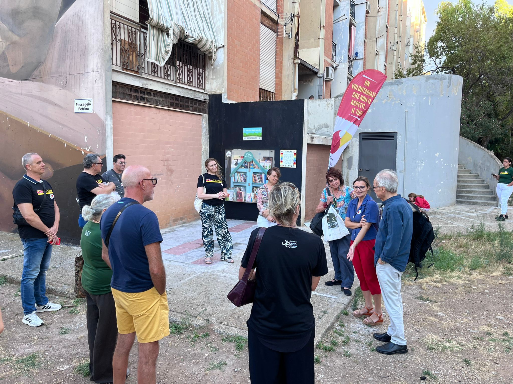 Palermo, un giardino pieno di libri allo Sperone: oltre 100 volumi a due mesi dall’inaugurazione