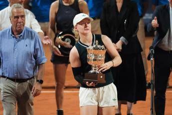 Francesca Jones, lezione di tennis e di vita: vince l’Open di Palermo e diventa la numero 84 del mondo senza 5 dita