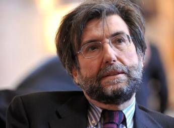 Galli della Loggia a Giuli: “Poltrona di lusso? Non retribuita, mi è costata 200 euro di taxi”