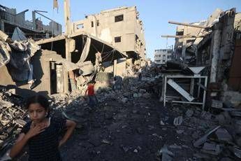 Gaza, “almeno 25 palestinesi uccisi dall’alba”. Hamas replica a Trump