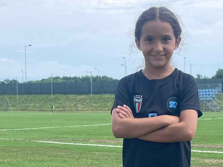 Sarah Allegro, 7 anni, una forza della natura che fa sognare il calcio: da Caltanissetta a Como, tutti pazzi per lei