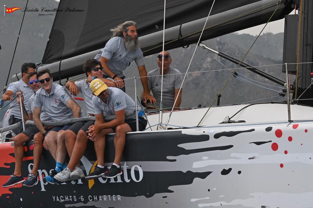 Vela. La barca Sagola di Peppe Fornich vince l’11^ edizione della regata “5 Fari”