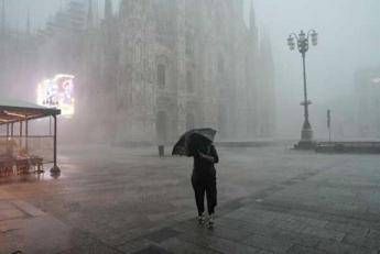 Maltempo al Nord con nubifragi e grandine, allerta meteo e fiumi sorvegliati