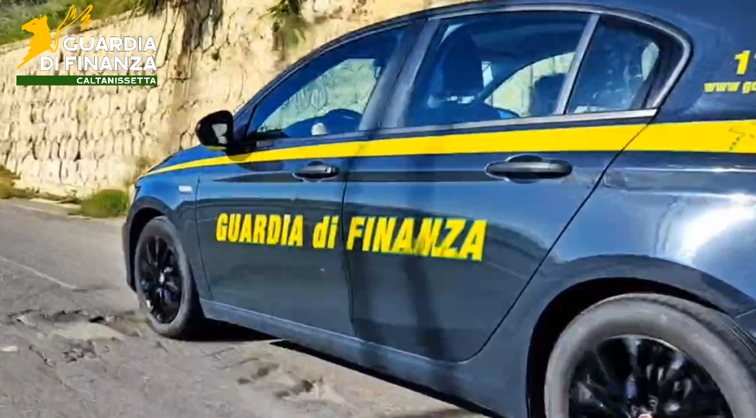 Guardia di Finanza Caltanissetta, sequestrati oltre 3mila articoli contraffatti: 3 denunce