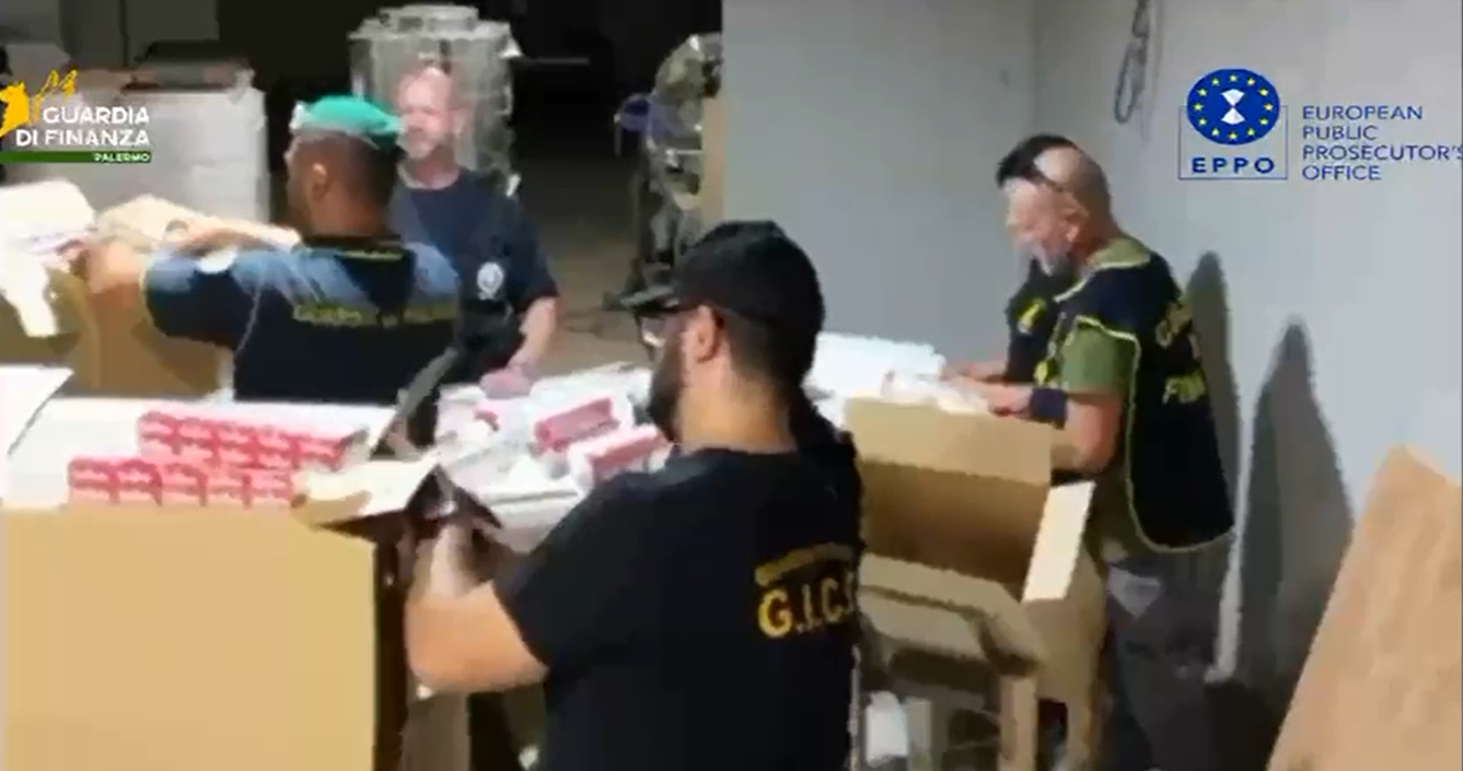 Contrabbando, operazione della GDF di Palermo: scoperta fabbrica di sigarette in Puglia