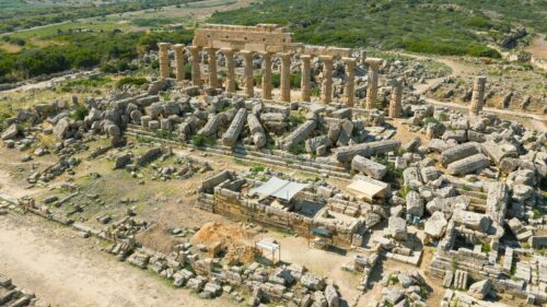 Beni culturali. Selinunte, conclusa la campagna di scavi sull’acropoli: ritrovato anche un prezioso anello