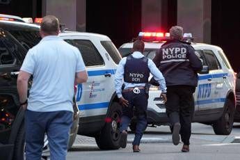 Sparatoria Manhattan, chi era l’attentatore: la malattia e il biglietto nella tasca
