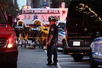 Sparatoria a Manhattan, uccide quattro persone prima di togliersi la vita