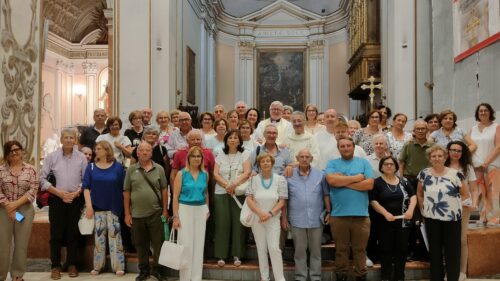 Mussomeli, parrocchiani carmelitani pellegrini verso la cattedrale di Caltanissetta