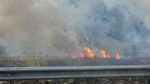 Incendi, da 48 ore fiamme in due comuni dell’Agrigentino