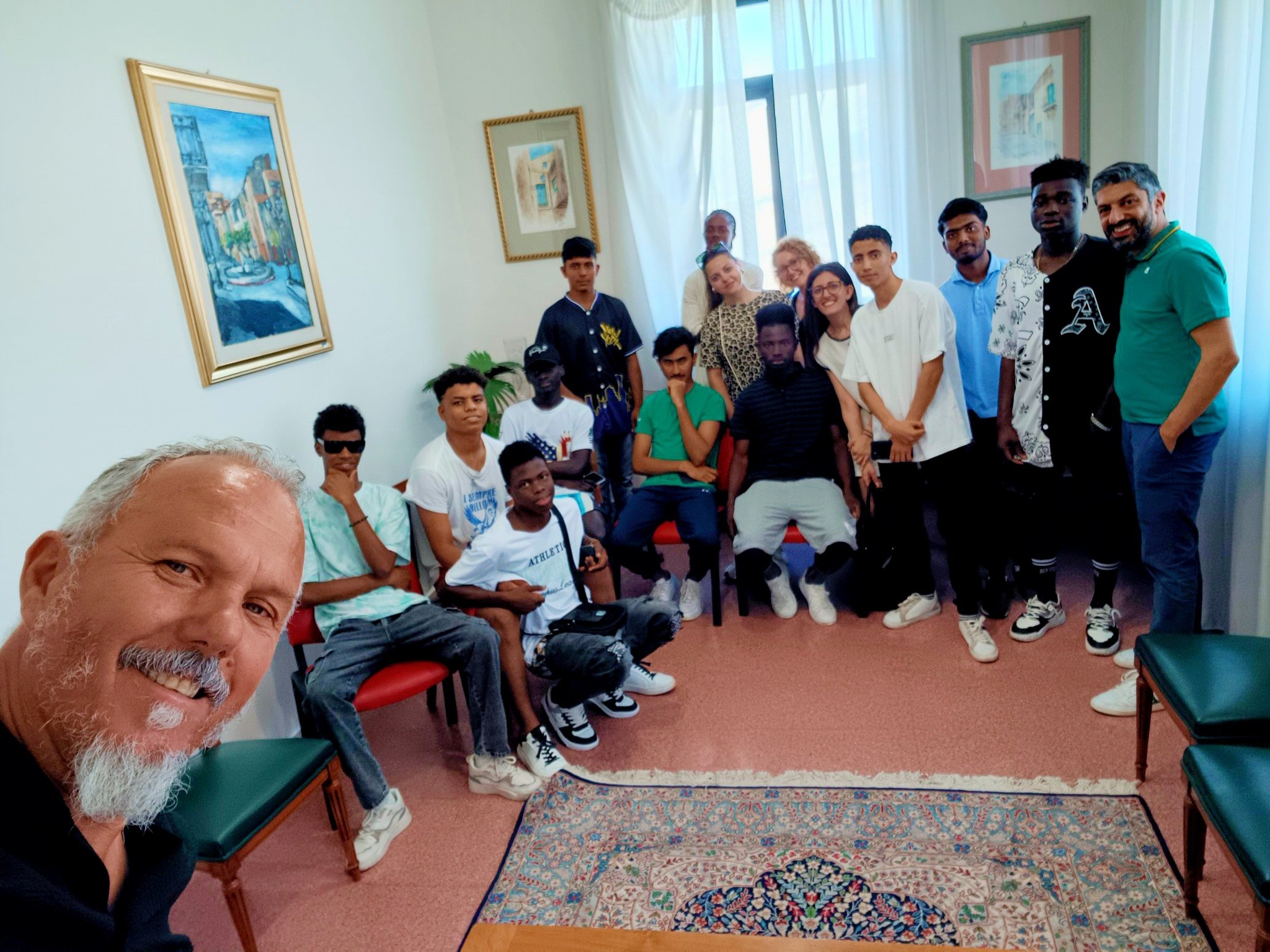 Montedoro. L’amministrazione comunale ha incontrato in Municipio i ragazzi dello Sprar per minori