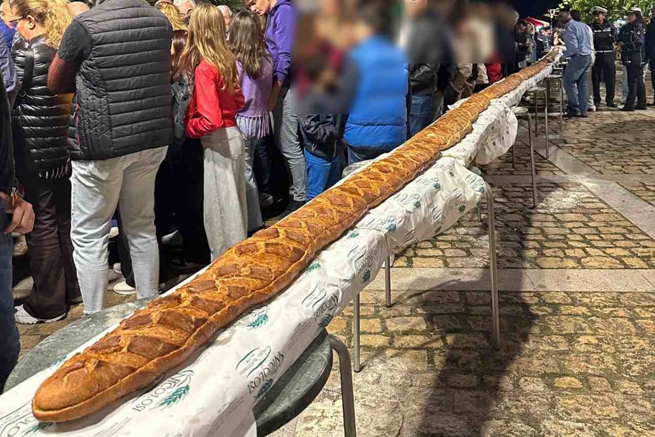A Montedoro per i 390 anni di vita corteo storico, e il Guinness del Pane Cunzatu più lungo, un record tutto da gustare