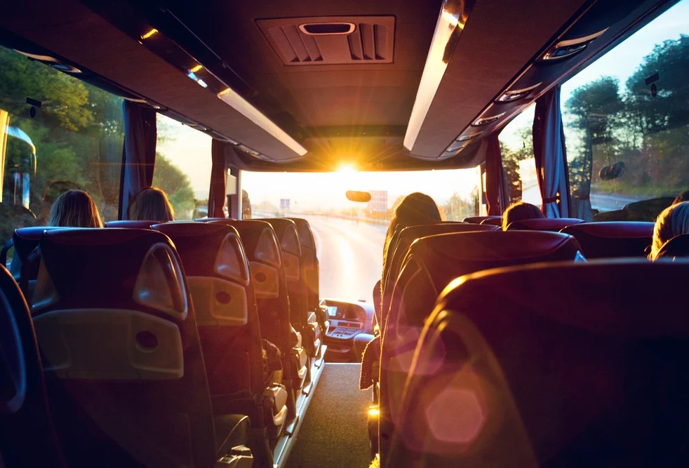 Maestra morta sul pullman, arrestato l’autista: l’ha incastrato una foto