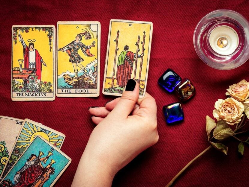 Cartomanzia telefonica: 4 arresti e oltre 5 milioni di euro sequestrati