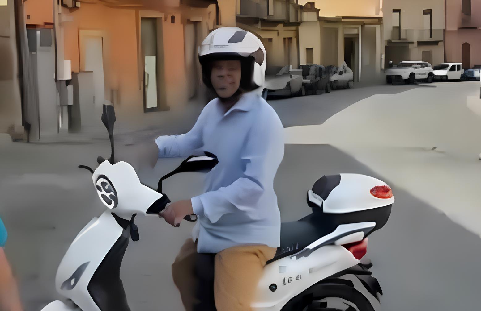 Caltanissetta. Rosario torna in sella: consegnato lo scooter grazie alla solidarietà dei nisseni