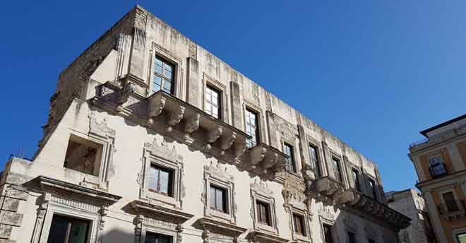 Caltanissetta. Il 22 e 23 agosto alla Sala Sofonisba di Palazzo Moncada “Velato Capo”, spettacolo che coniuga poesia e body art