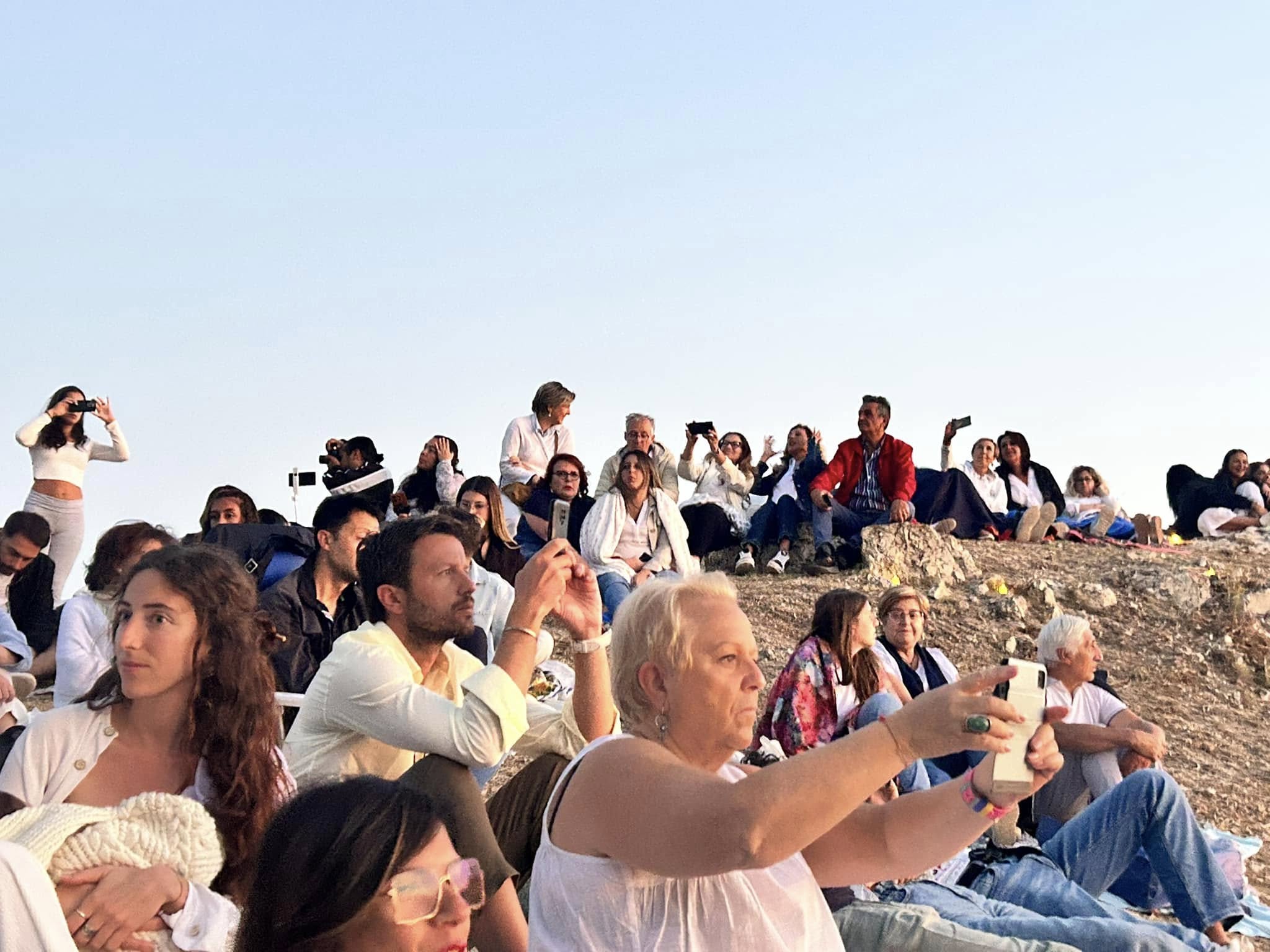 Villalba. Tanti applausi per l’incantevole IV^ edizione di Alba Sonora presso “Lu Vanzu di la Finestra”